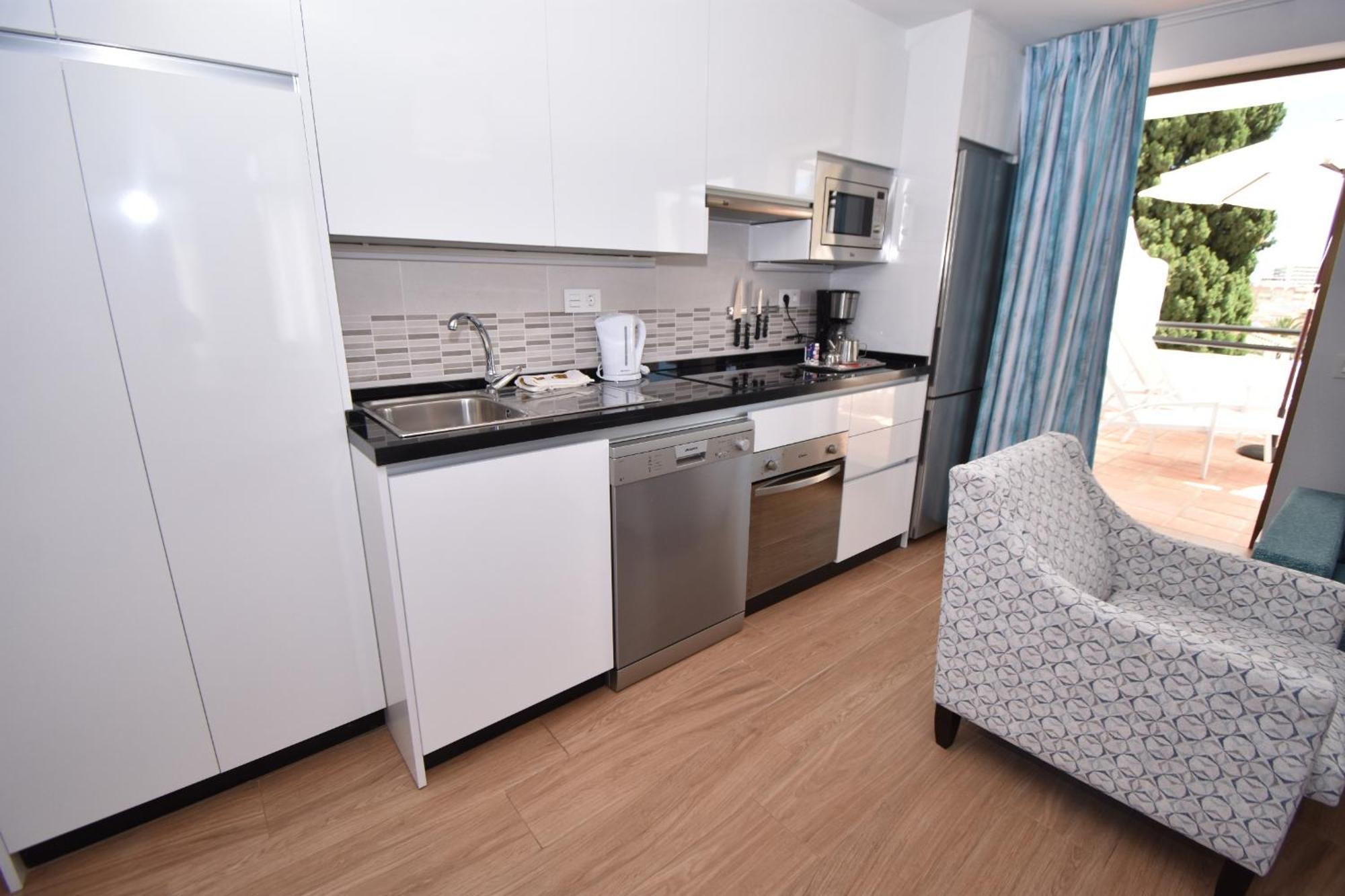 Modern Walking Distance To Shops And * Benalmadena